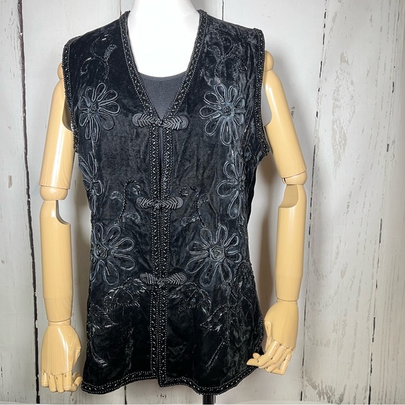 Vintage Jackets & Blazers - Vintage Rosoft Crushed Black Velvet Embroidered Floral Beaded Vest Size Medium